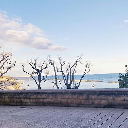 Seaside Refuge - Always Holiday Apartment Bari Bagian luar foto