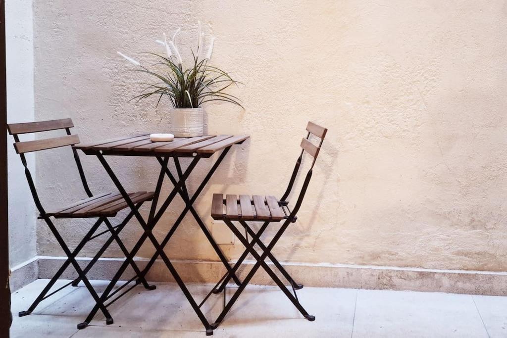 Seaside Refuge - Always Holiday Apartment Bari Bagian luar foto