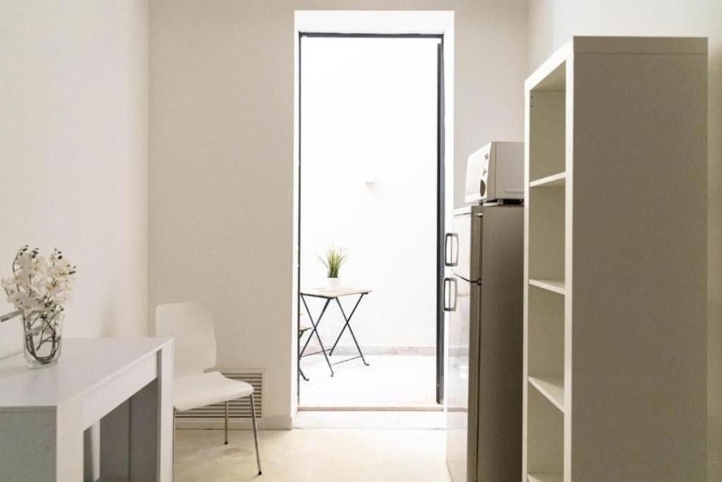 Seaside Refuge - Always Holiday Apartment Bari Bagian luar foto
